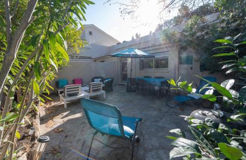 Le Lavandou Apartment | Unique résidence front de mer studio climatisé et jardin