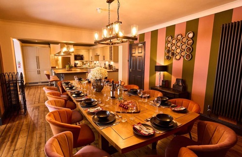 New Forest District House | Unique Retreat: Gorgeous Interiors & Garden