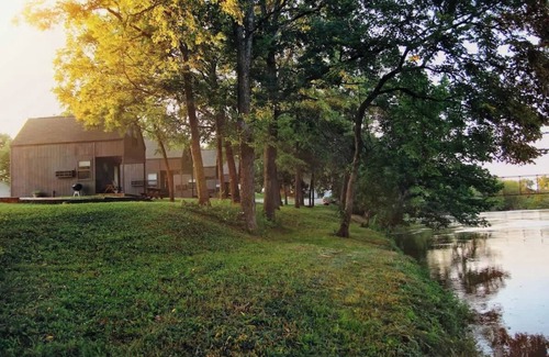 Caplinger Mills Cottage | Unique Riverfront Gem: Dogs Ok, King Bed (Cabin 1)