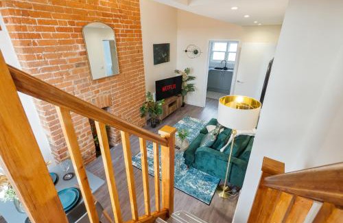 The King's Mile Apartment | Unique Rooftop Retreat - City View - Sleeps 4