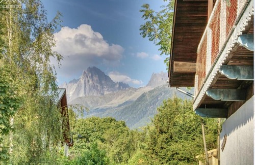 Les Houches Ski Chalet | Unique Savoyard 4 bed Chalet farmhouse sleeps 8-10