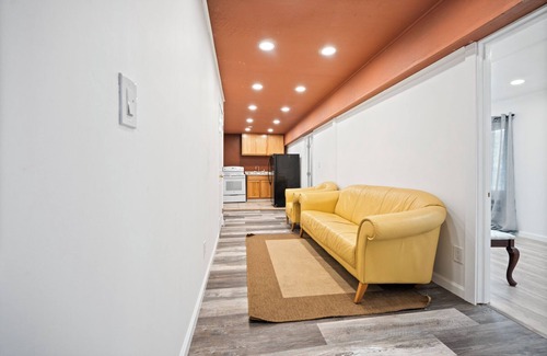 Mosswood Apartment | Unique Space in Oakland Condominium