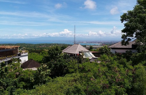 Bukit Villa | Unique spacious 5 bedrooms house in south Bali