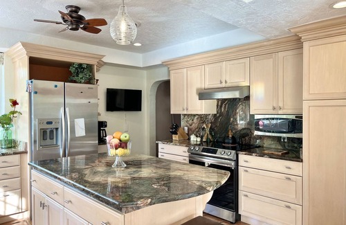 Ringling Park House | Unique & Spacious Downtown home w/Heated Pool! Minutes to St Armands & Marina