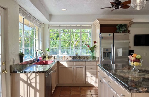 Ringling Park House | Unique & Spacious Downtown home w/Heated Pool! Minutes to St Armands & Marina