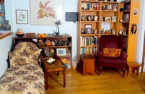 Dufferin Grove Apartment | Unique Spacious Little Italy 1 bed Apt