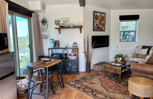 Prescott Apartment | Unique Studio With Bathroom Built Into The Rocks. Dog friendly🐾 & Fire Pit