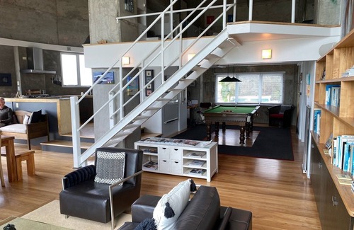 Raglan Apartment | Unique & Stylish apartments in the former Golden Bay Silos on Raglan Wharf.