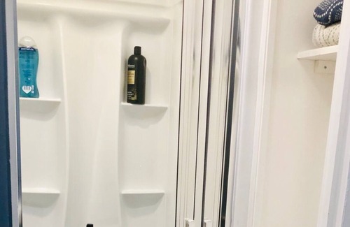 Shawnee Apartment | Unique Tiny Home near Shawnee Mission Park