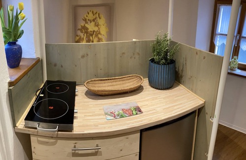 Sulzbach-Rosenberg Apartment | Unique Tower Apartment (Sulzbach Old Town)