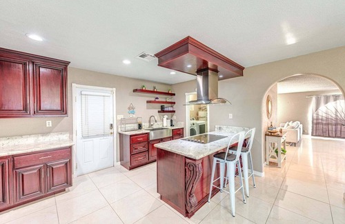 Paradise House | UNIQUE VACATION VILLA ON 30K SQ LOT WITH INDOOR HOT TUB SPA