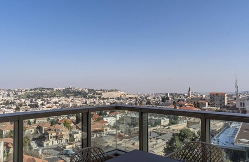Jerusalem City Centre Apartment | Unique View - 2 BR & 2 BTH - Monbaz street