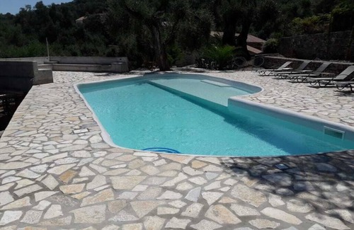 Mpogdanatika Villa | Unique Villa surrounded by the wood with POOL