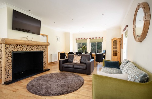 Kirkhill Cabin | Uniquely modern designer five bedroom Lodge in the Highlands