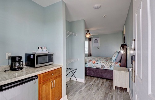 Surf City Hotel | Unit 012 at Tiffany's Motel
