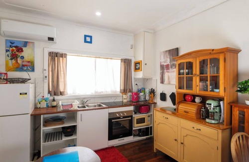 Cronulla Apartment | Unit 1 - A welcoming and cosy unit, near Wanda beach and Cronulla Golf Course