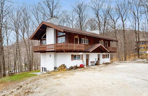 Killington House | Unit 1 - Retro Ski Chalet