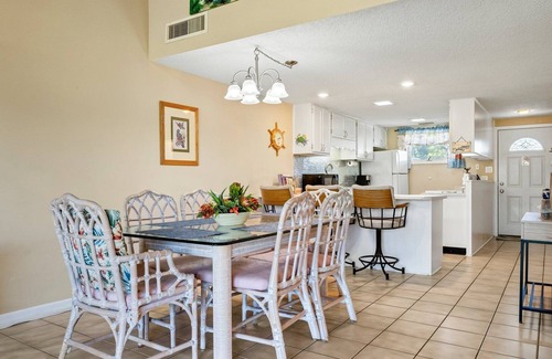 Kiska Beach Condo | Unit 14, Peaceful Palms, 2.5 Bedroom Beach Condo