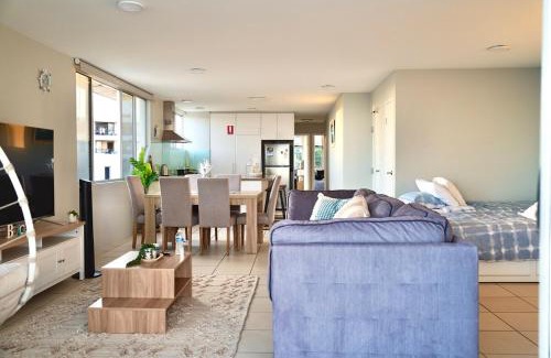 Caloundra Apartment | Unit 15 Monterey Lodge