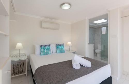 Port Douglas Apartment | Unit 15 @ Tropical Reef: 2 mins to Four Mile Beach