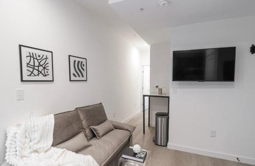 Shaw Apartment | Unit 2 Cozy One bed in the heart of Dc