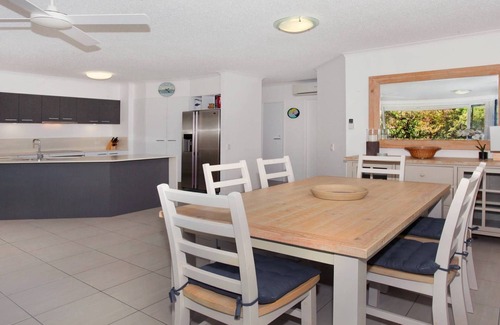 Point Arkwright Apartment | Unit 2 'Point Break'