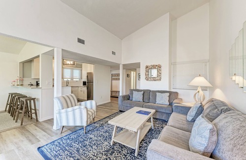 Longboat Key Condo | Unit #311 Sand Cay Beach Resort Pool and Garden View
