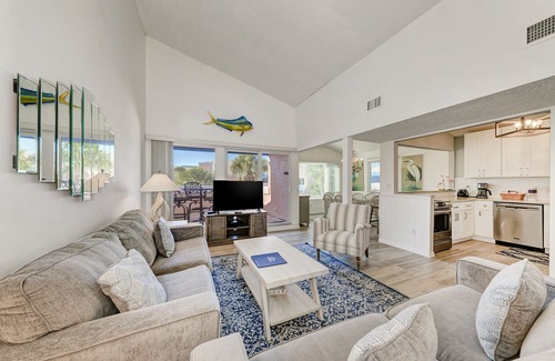 Longboat Key Condo | Unit #311 Sand Cay Beach Resort Pool and Garden View