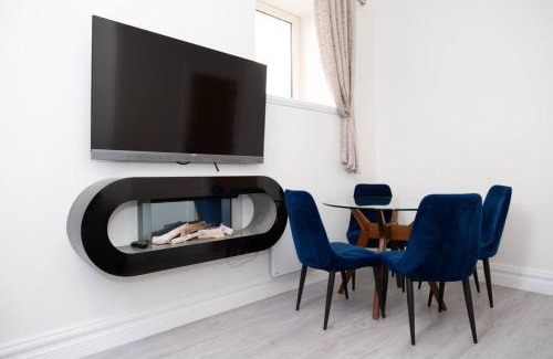 Cobh Apartment | Unit 4 Tranquil Harbourside Retreat- Central Location
