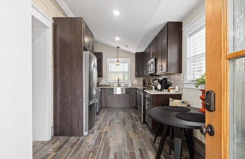 Clarksville Condo | Unit #5 638 Madison St