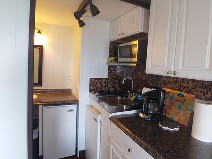 North Truro Apartment | Unit #5 Beach Point Pagodas - just across from Cape Cod Bay beaches