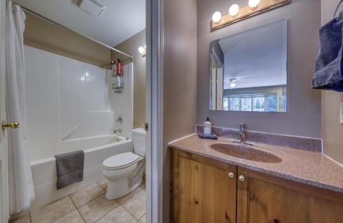 East Kootenay House | Unit 542 Fernie Ski Bike Fish Double Queen Room on the River