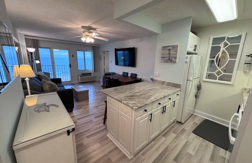 Northeast Virginia Beach Apartment | Unit 604 - Unit 604 - Modern Beach Vibes Oceanfront Living