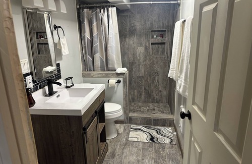 Johnson County Apartment | Unit B Country home apartment near Warrensburg