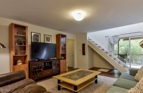 Chapel Hill House | University Access Garden View 1-BR Guesthouse in Quiet Chapel Hill Neighborhood