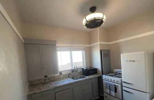 West University Apartment | University Blvd 1BR #12 and Free Parking