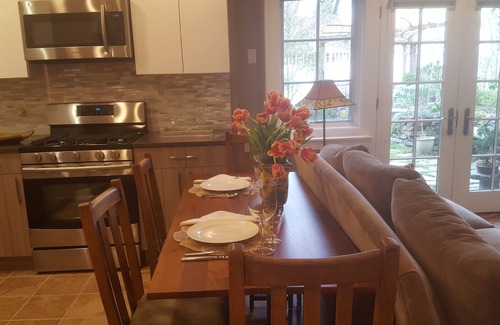 Laurelhurst House | University Garden Suite