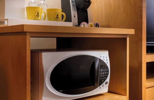 University District House | University Inn King Room, Complimentary Bikes, Near Husky Stadium