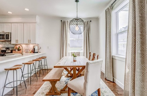 Nelscott House | Unmatched Award Winning Olivia Beach Escape, Pet Friendly, Hot Tub, Volleyball, Park, Seasonal Pool