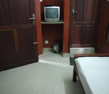 Kochi Hotel | UNNIKRISHNA LODGE