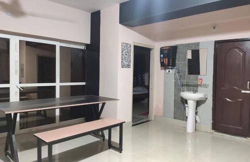 Bhubaneshwar House | Unnmadana - Cozy room in home stay bhubaneswar