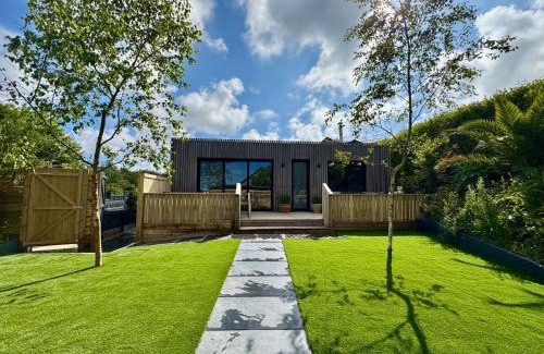 Carbis Bay House | Uno Moor Side - Luxury self catering accommodation - Parking