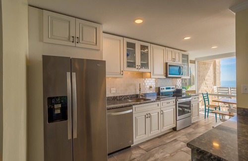The Glade House | Unobstructed Ocean Views Private Beach Pool Parking Clean