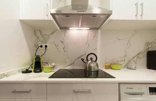 Gothic Quarter Apartment | Unpack your bags, take a deep salty breath, inhale the sea in, and wonder at the magic of Barcelona