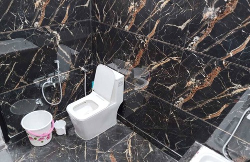 New Delhi House | Unparalleled: Experience the Pinnacle of Luxury Home Stays with a Lavish Bathtub
