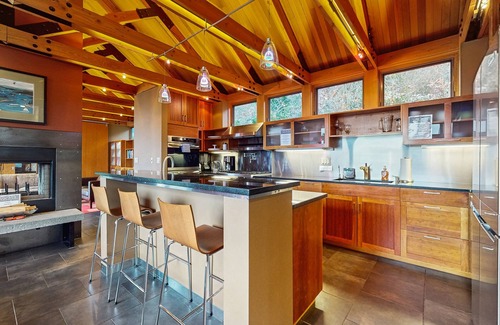 Anacortes House | Unparalleled waterfront luxury with breathtaking island views