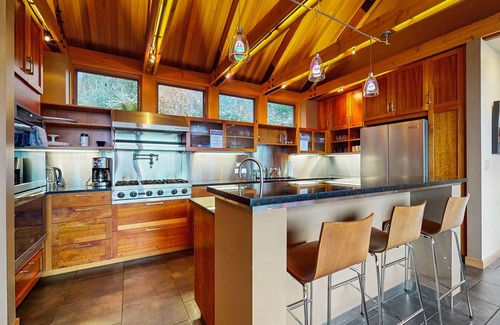 Anacortes House | Unparalleled waterfront luxury with breathtaking island views