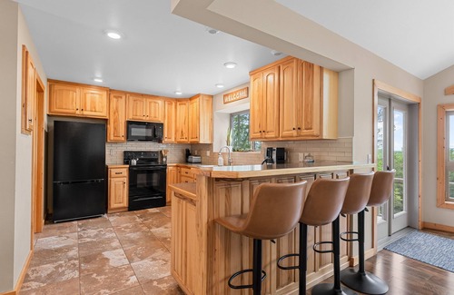 Jasper Cabin | Unplug & unwind! 3 bed cabin The Perfect getaway!