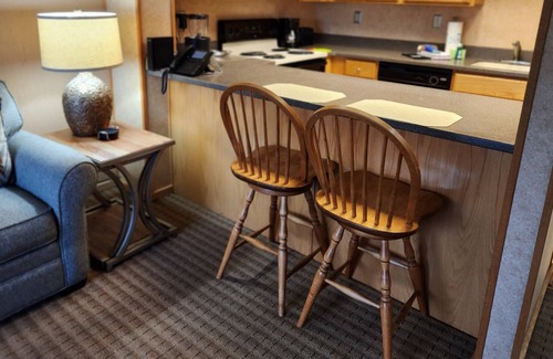 Lake Lure House | Unplug & Unwind in this beautiful 2BDR townhome @ Rumbling Bald in Lake Lure