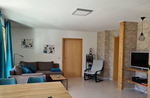 Gemarkung Tieringen Apartment | Untere Ferienwohnung, 70qm, Terrasse, 1 Schlafzimmer, max. 3 Personen